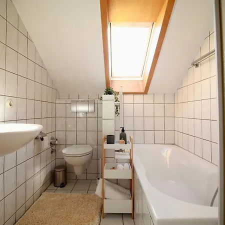 Helle Im Schwarzwald - 2 Schlafzimmer - Wlan - Holzapfel