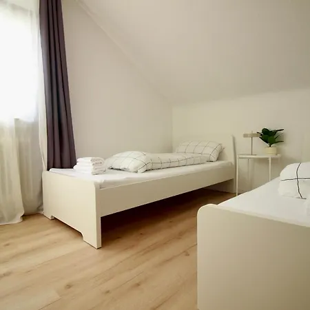 Helle Im Schwarzwald - 2 Schlafzimmer - Wlan - Holzapfel *